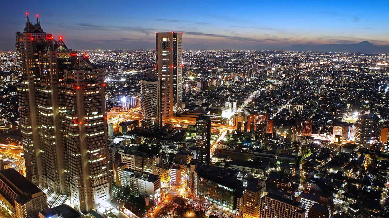 visit the Tokyo Metropolitan Government Building